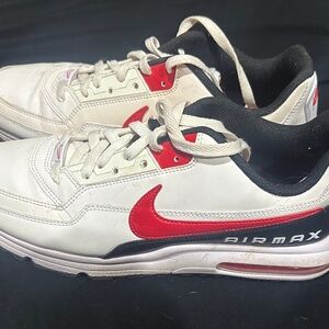 Men’s NIKE- barely used condition